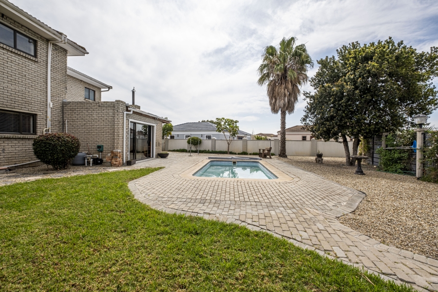 6 Bedroom Property for Sale in Jagtershof Western Cape